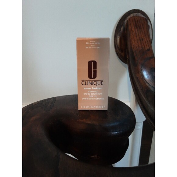 NIB Clinique Even Better Broad Spectrum SPF 15 Evens & Corrects WN 56 Cashew - Picture 1 of 2
